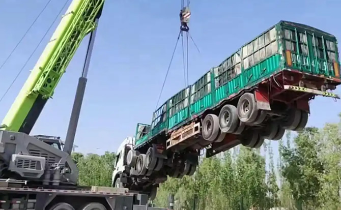 镇巴道路脱困救援案例